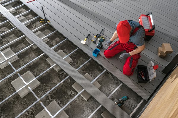 Lame de terrasse composite : guide complet pour tout savoir