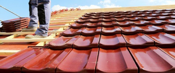 Tuile mécanique : évaluer les prix pour un meilleur choix