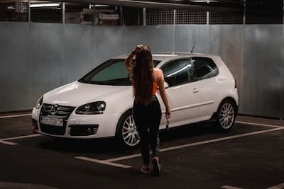 Quelles différences entre les carports et les pergolas en aluminium ?