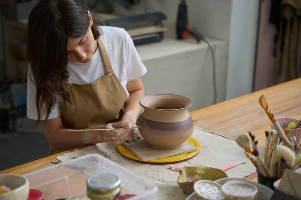 Loisir créatif : Comment créer un vase coloré ?