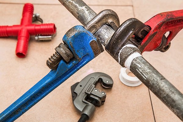 Quels sont les outils de base pour les projets de bricolage à la maison?